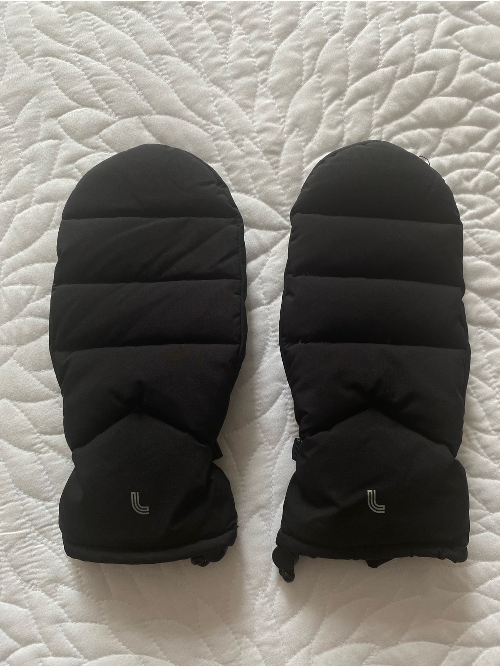 löle Black Down-Filled Winter Puffer Mittens | Size S/M | Warm & Cozy - Picture 2 of 7